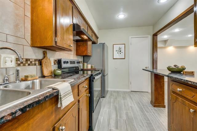 Foto del edificio - 110 Crandall Rd