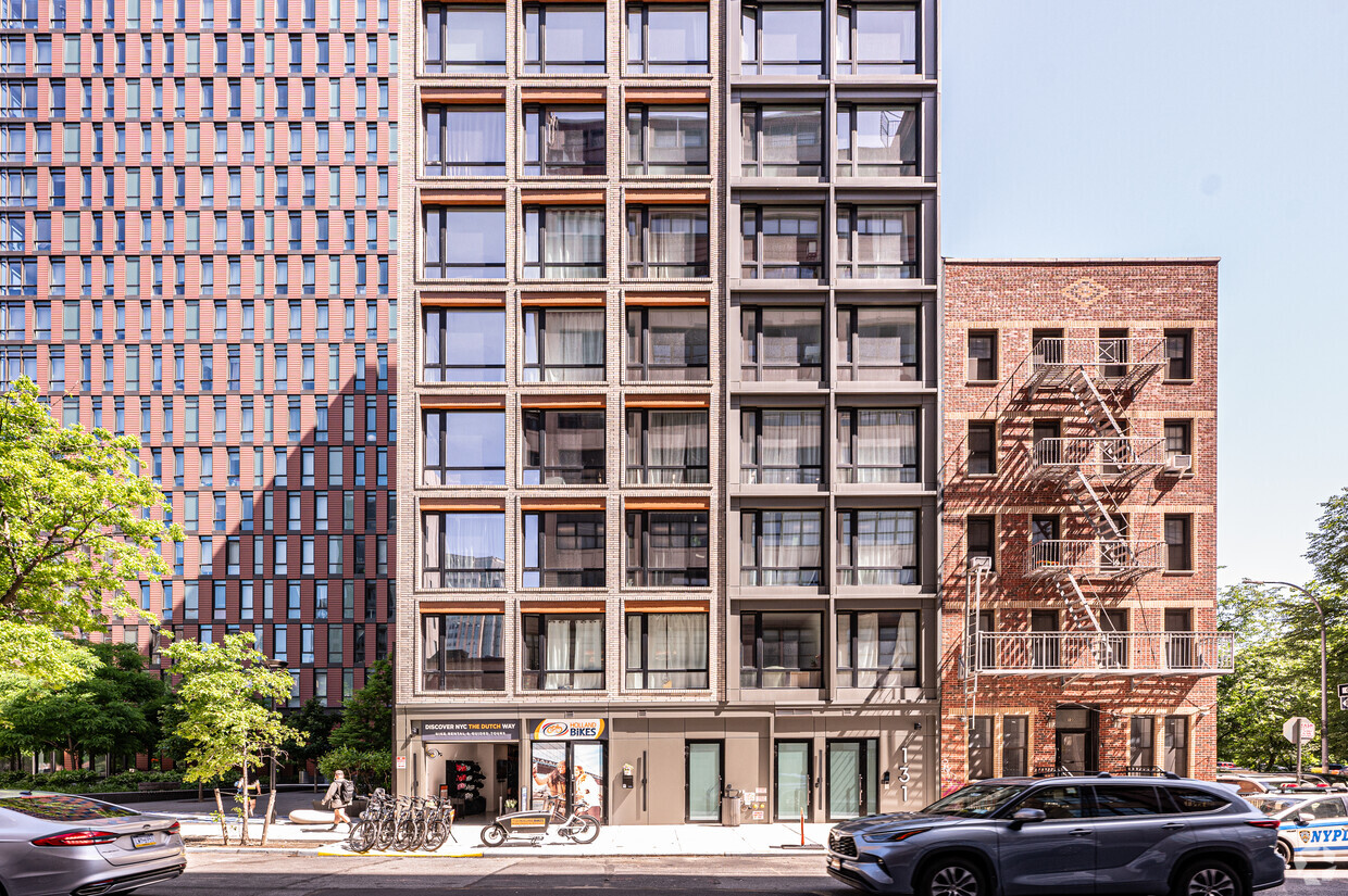 Building Photo - Amnia