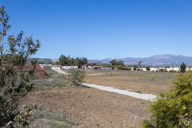 Building Photo - Ventura Springs