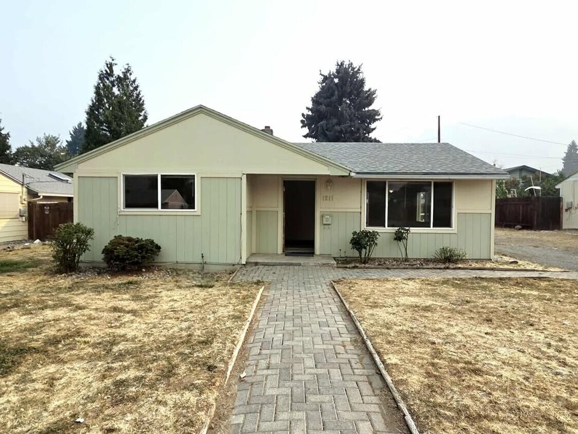 Primary Photo - Two Bedrooms & One Bathroom Home