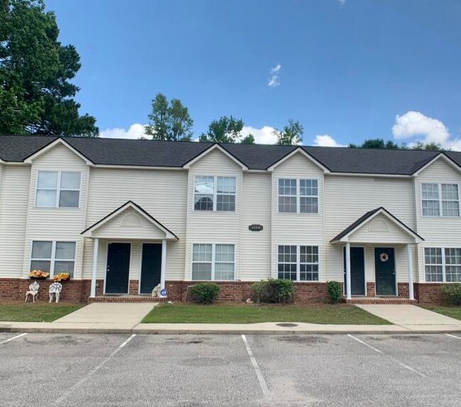 Foto del edificio - 4062 Cedars Pkwy