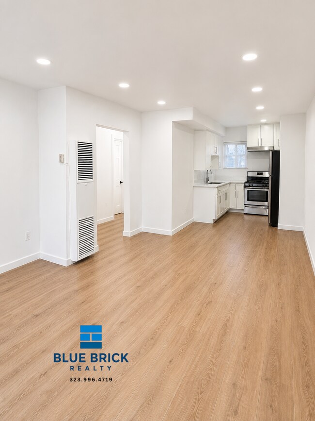 Building Photo - 5739 Halbrent Ave
