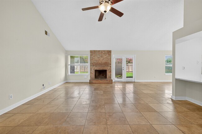 Foto del edificio - 22151 Birch Valley Dr