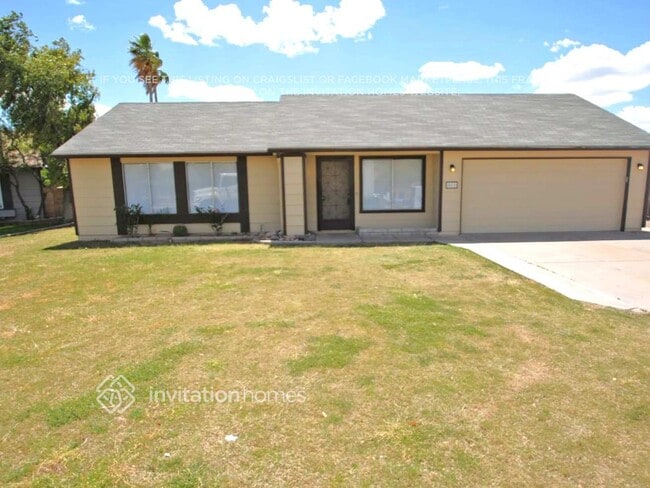 Building Photo - 811 E Hillview Cir
