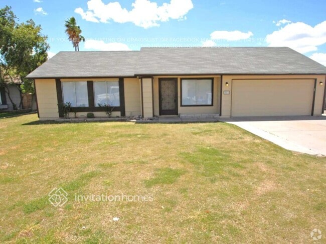 Building Photo - 811 E Hillview Cir