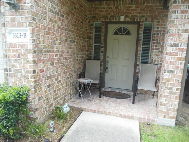 Foto del edificio - 3323 Dennis St