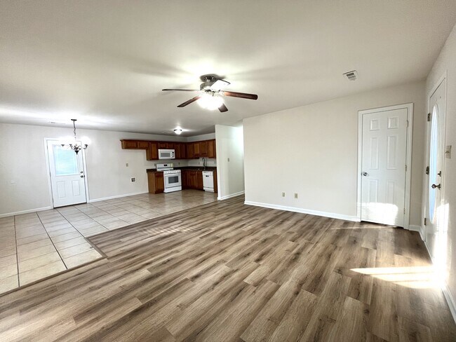 Foto del edificio - 97 Pecan St