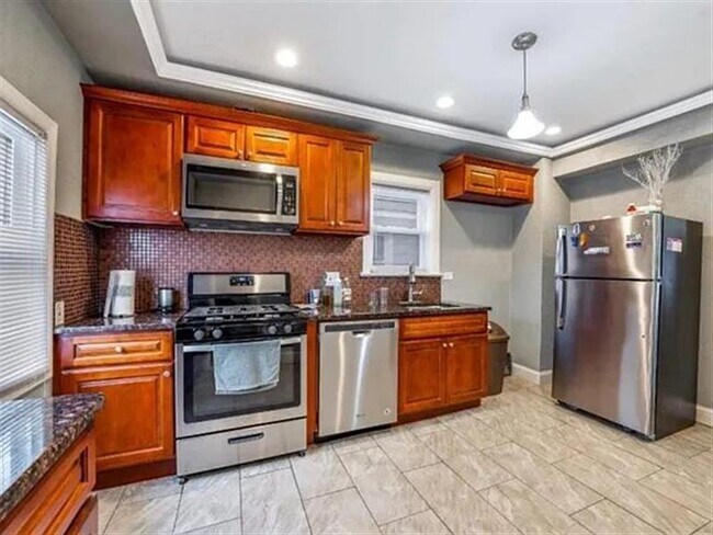 Building Photo - Roselle Homes
