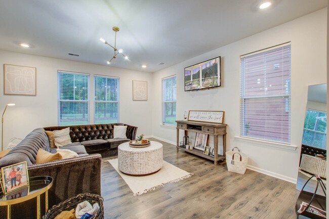 Building Photo - 1008 Magnolia Warbler Way