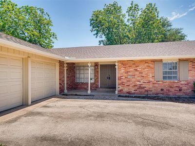 Building Photo - 15755 Regal Hill Cir