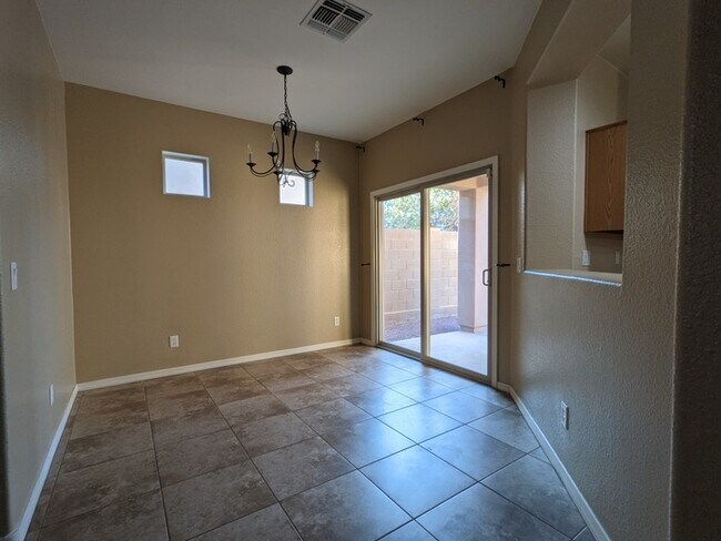 Building Photo - Gorgeous Rancho Sahuarita home!