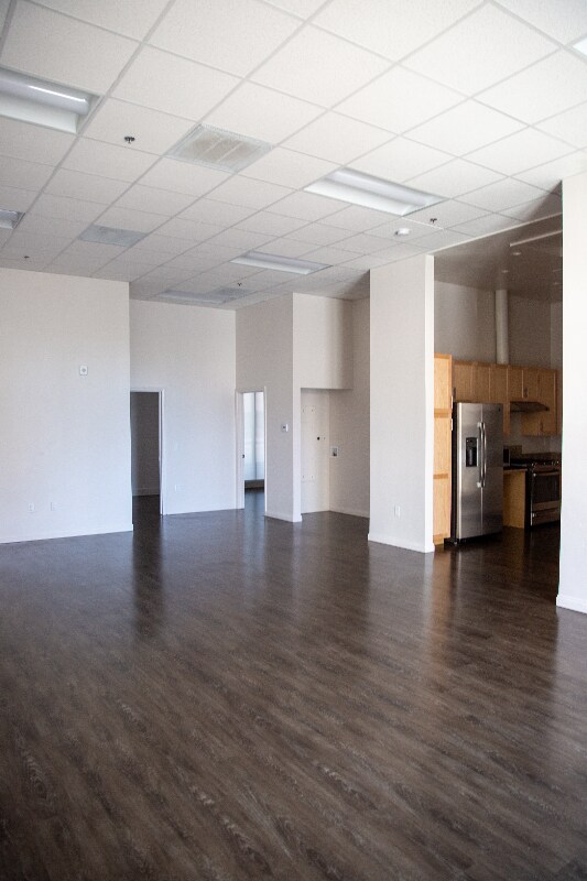 Building Photo - 6 Creekside Dr
