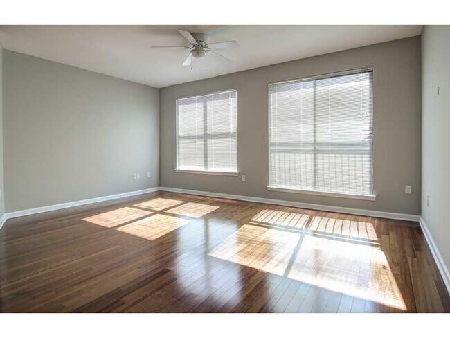 Foto del edificio - 898 Oak St SW
