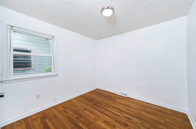 Foto del edificio - 1208 Louis Ln