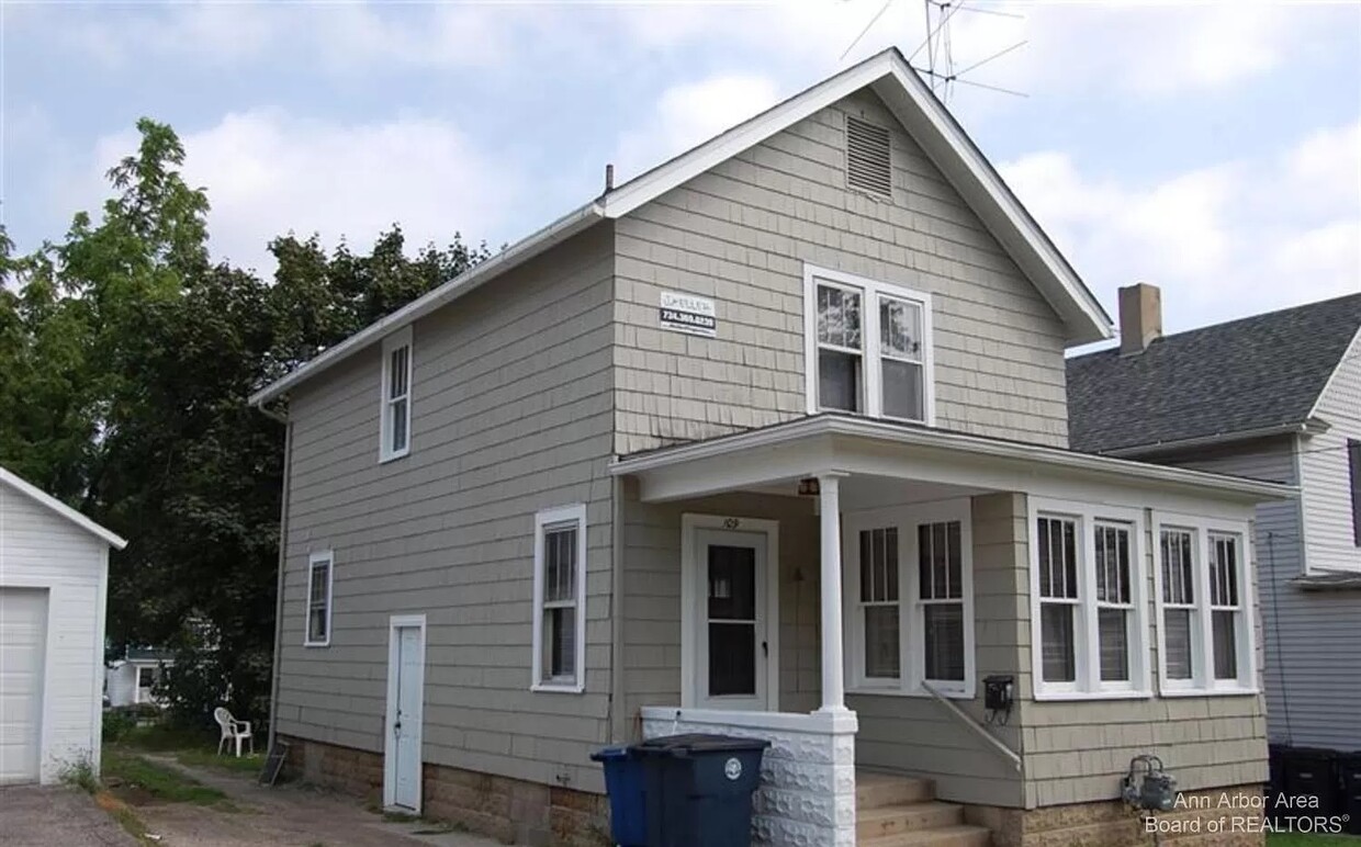 Primary Photo - 109 Hill St