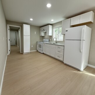 Building Photo - 120 W Blacklidge Dr