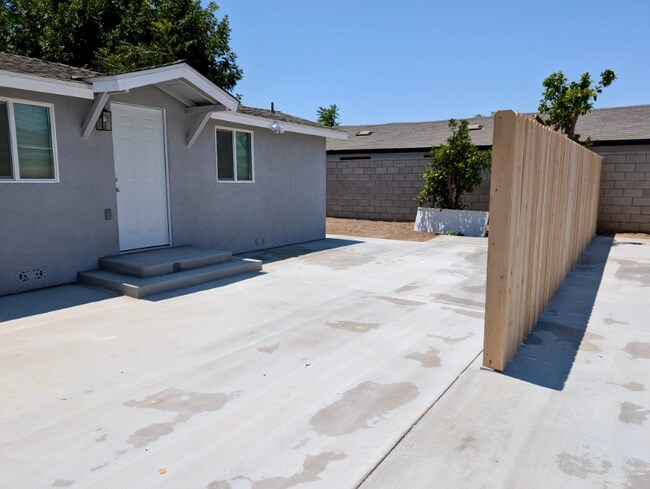Building Photo - 7614 Fern Ave