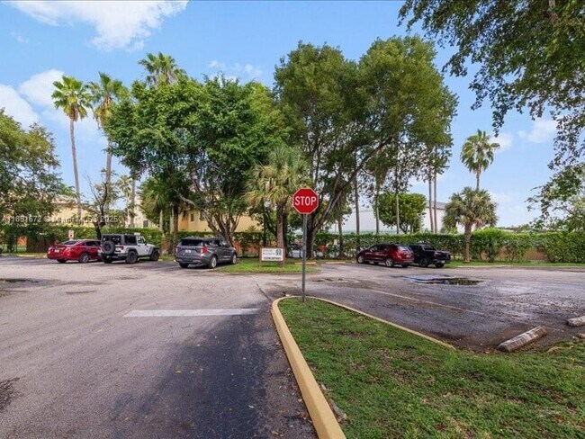 Building Photo - 9020 SW 125th Ave