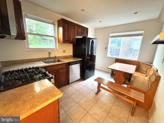Foto del edificio - 12114 Dalewood Dr