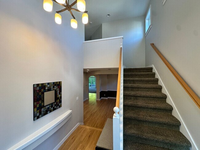 Foto del edificio - Finn Hill House ready to give its next fam...