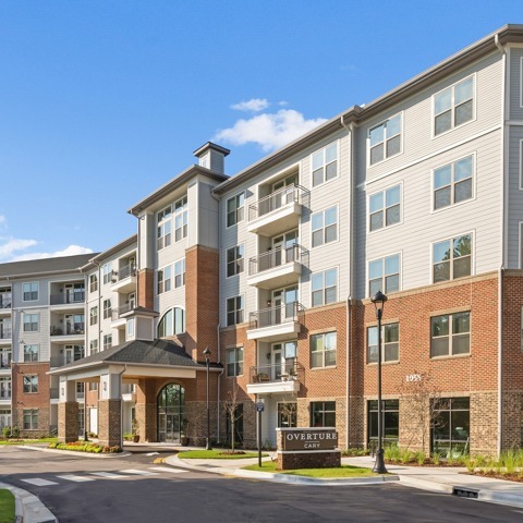 Entrada Exterior - Overture Cary 55+ Active Adult Apartment H...