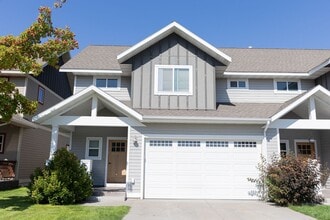 Building Photo - 2233 Buckrake Ave