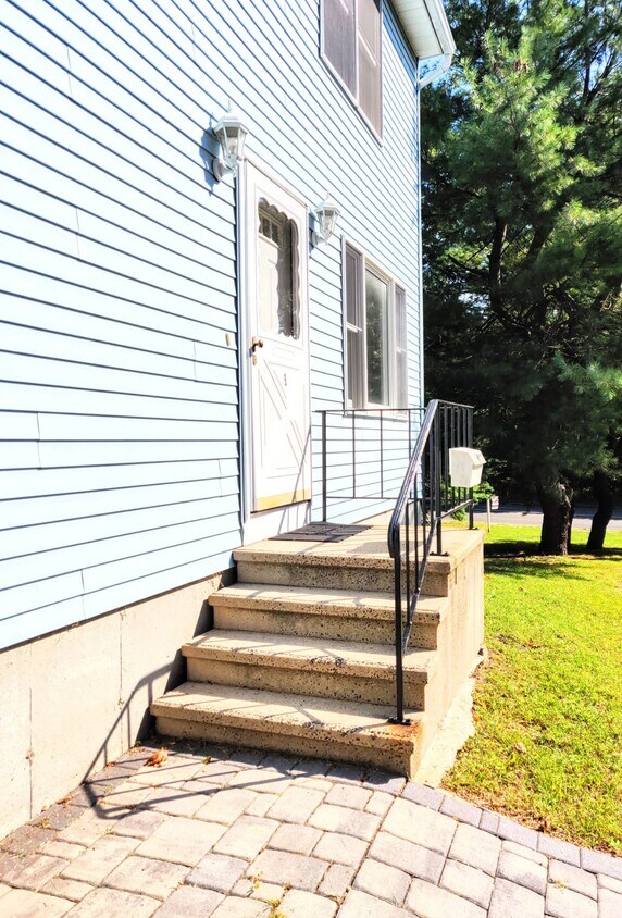 Foto principal - 1340 Whitney Ave