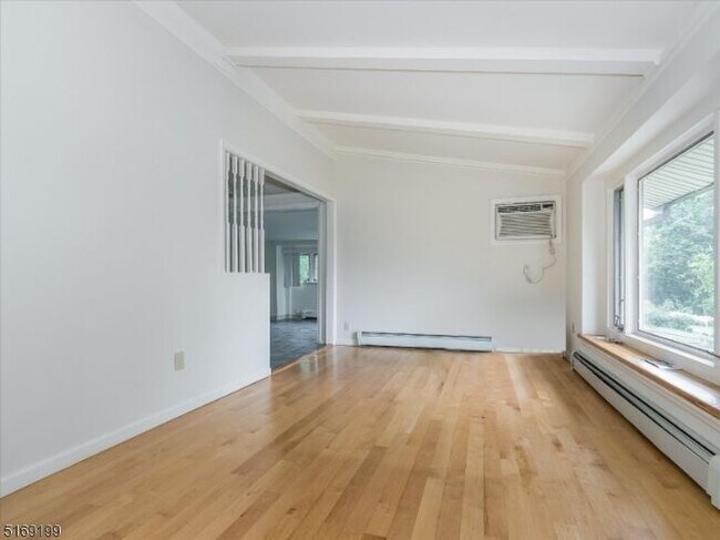 Building Photo - 7 Springbrook Trail