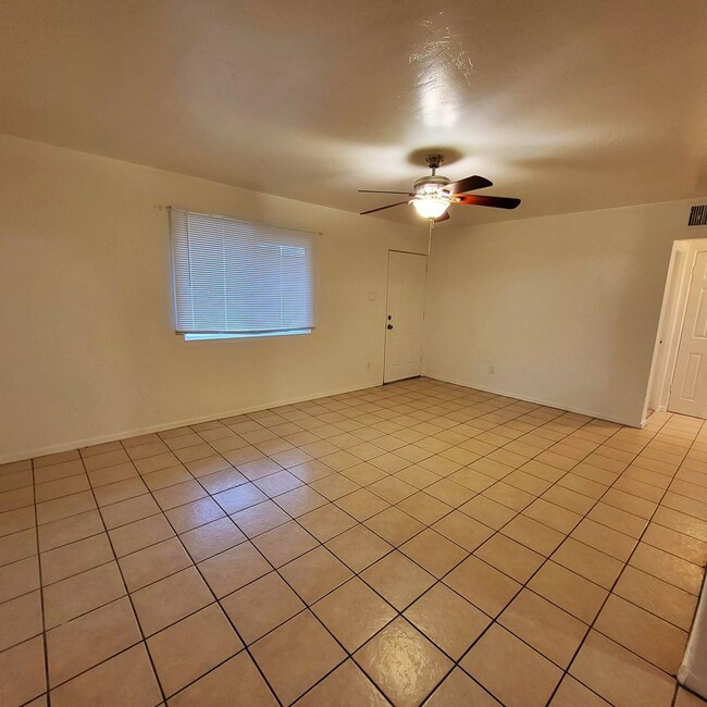 Building Photo - AFFORDABLE HOME IN PHOENIX JUST EAST OF DO...