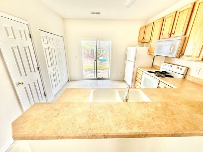 Foto del edificio - 1065 Constitution Park Blvd