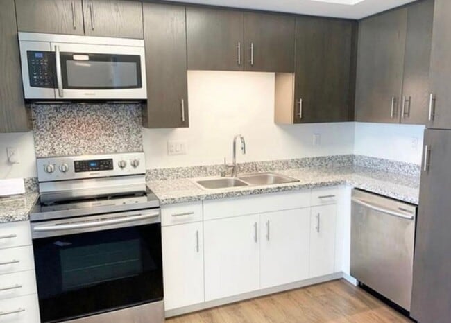 Photo - Ke Kilohana - 1-bdrm/1-bath/1-assigned parking stall/+Storage Unit & Electric Allowance Apartment