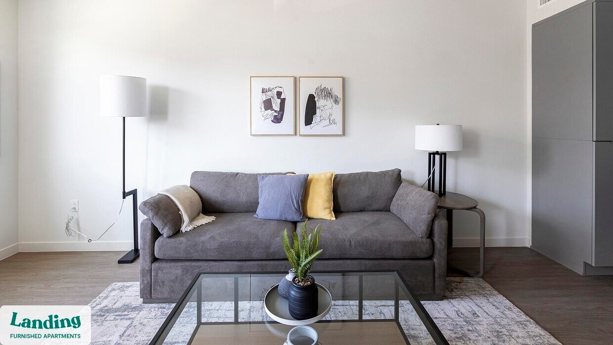 Foto principal - 9235 W Russell Rd