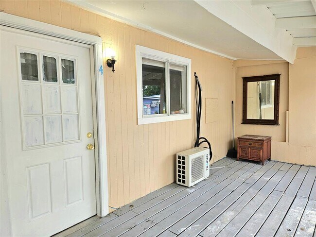 Foto del edificio - 4419 W Bayshore Dr
