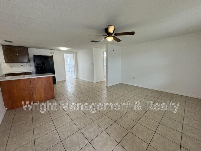 Foto del edificio - 7639 Jasmine Blvd