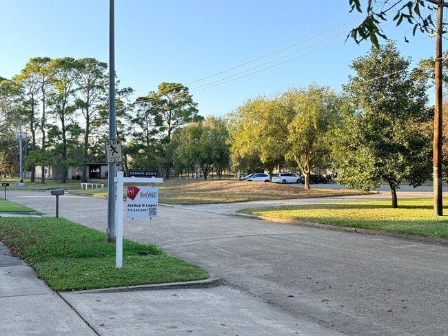 Foto del edificio - 16214 Dunmoor Dr