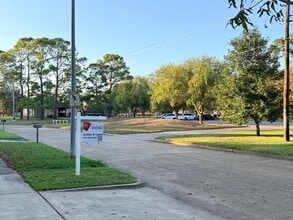 Building Photo - 16214 Dunmoor Dr