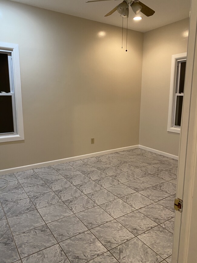 Bedroom 1 - 131 Bellevue St