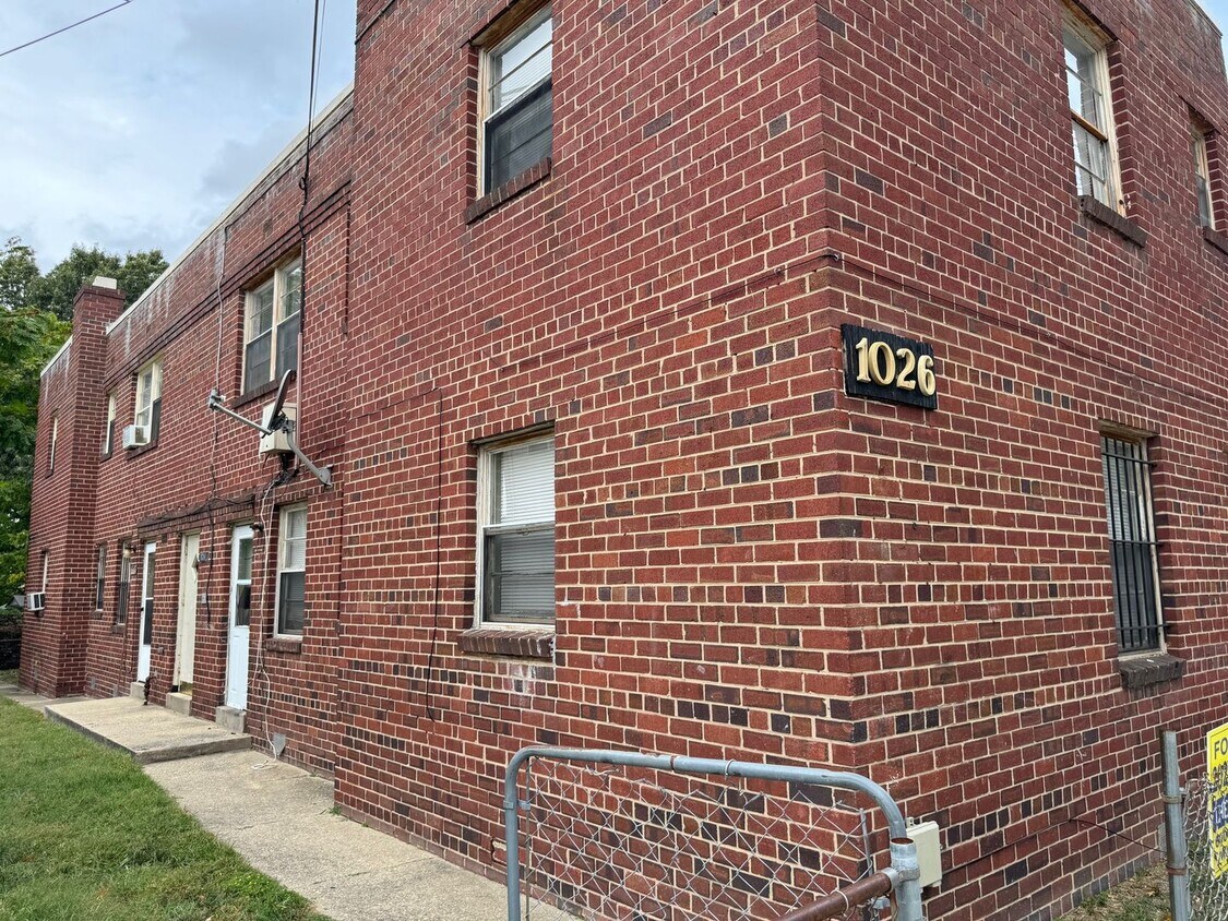 Primary Photo - 1026 44th St NE