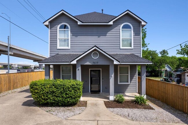 Foto del edificio - 7617 Carver Ave