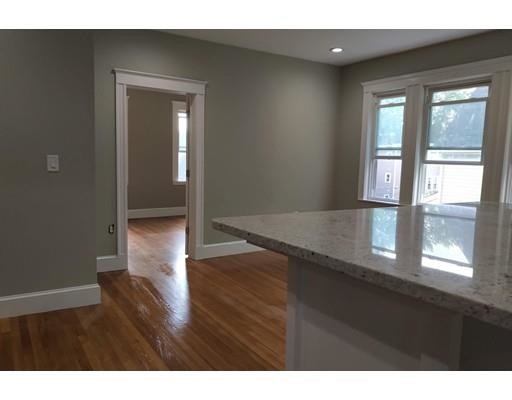 Building Photo - 14 Dyer St