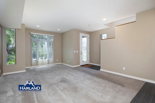 Building Photo - 3528-3538 Indiana Street Unit 3528-
