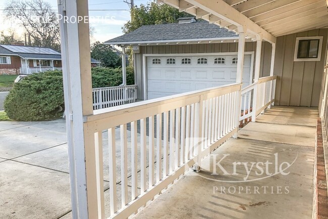 Building Photo - East Vallejo Ranch style home