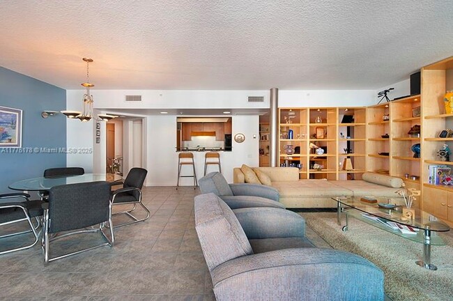 Building Photo - 1500 Ocean Dr