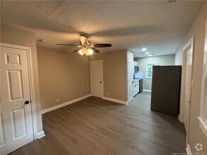 Building Photo - 807 Branson St