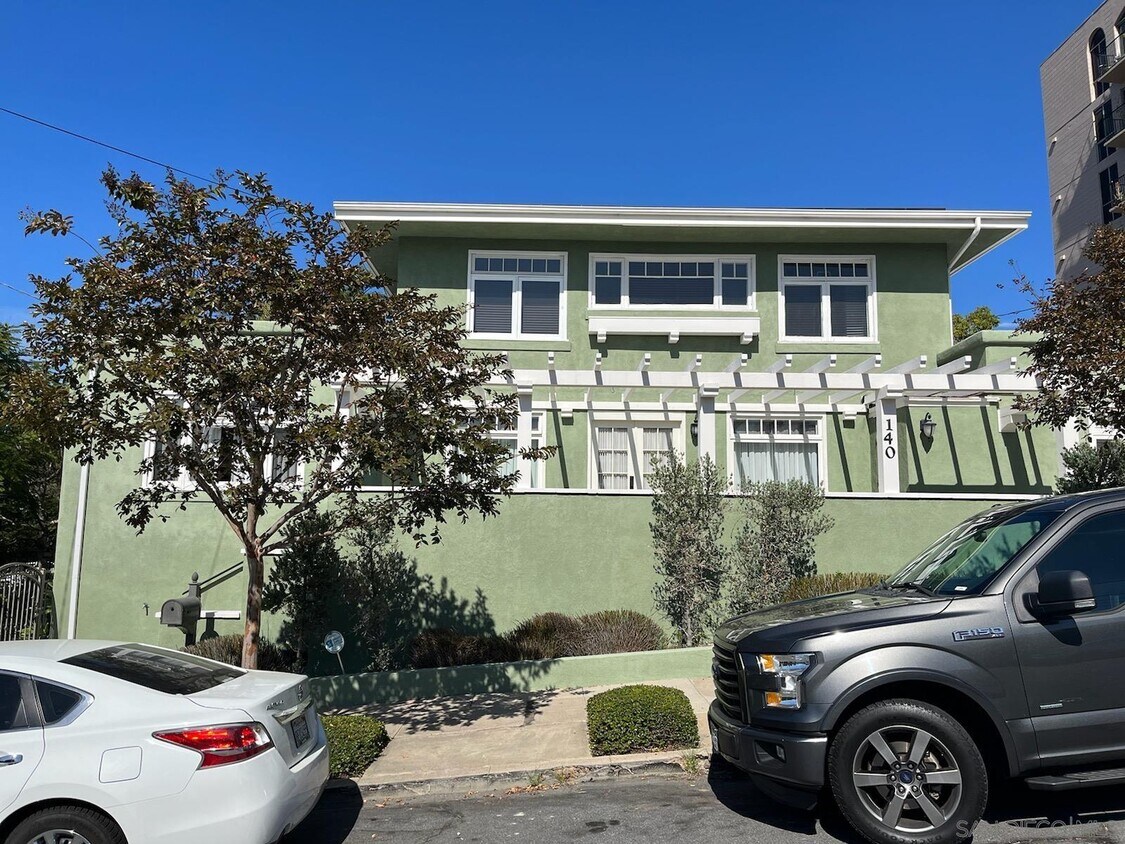 140 W Thorn St, San Diego, CA 92103