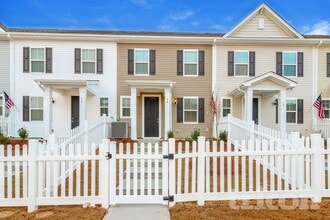 Building Photo - 14 Beautyberry St