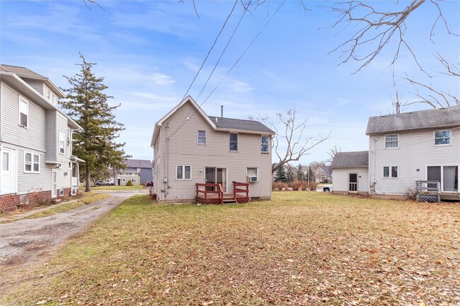 Building Photo - 1157 Genesee St