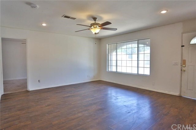 Foto del edificio - 6381 Archer St