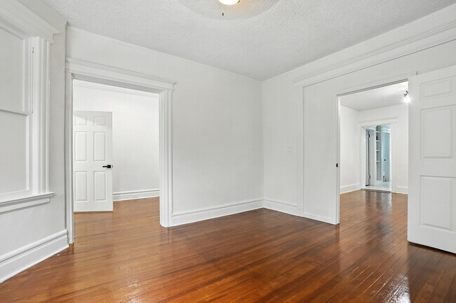 Foto del edificio - 97 Hopkins Pl