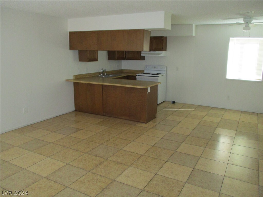 Primary Photo - 2209 N Jones Blvd